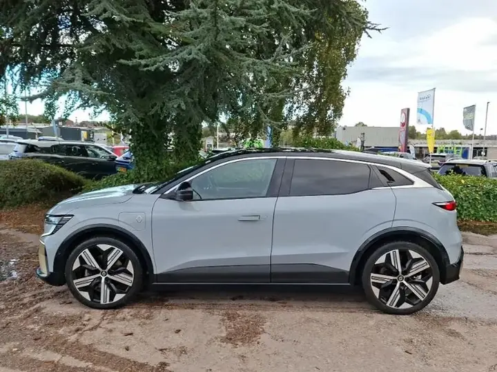Renault Megane E-Tech 2023 photo 4