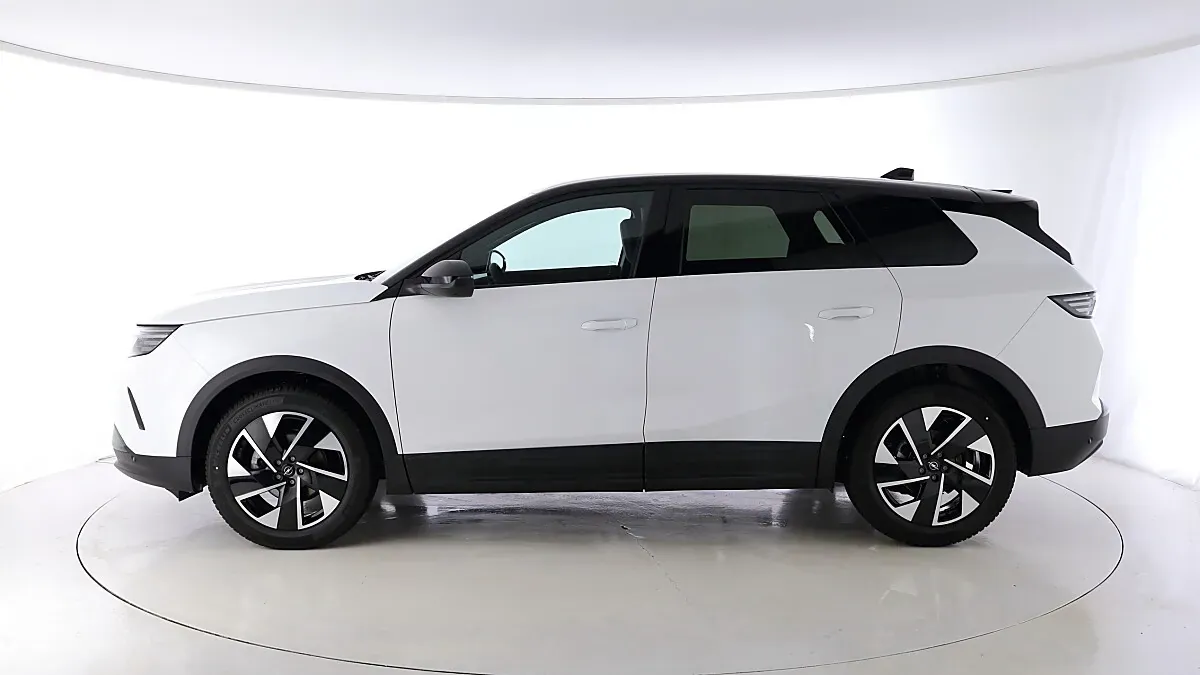 Opel Grandland photo 2