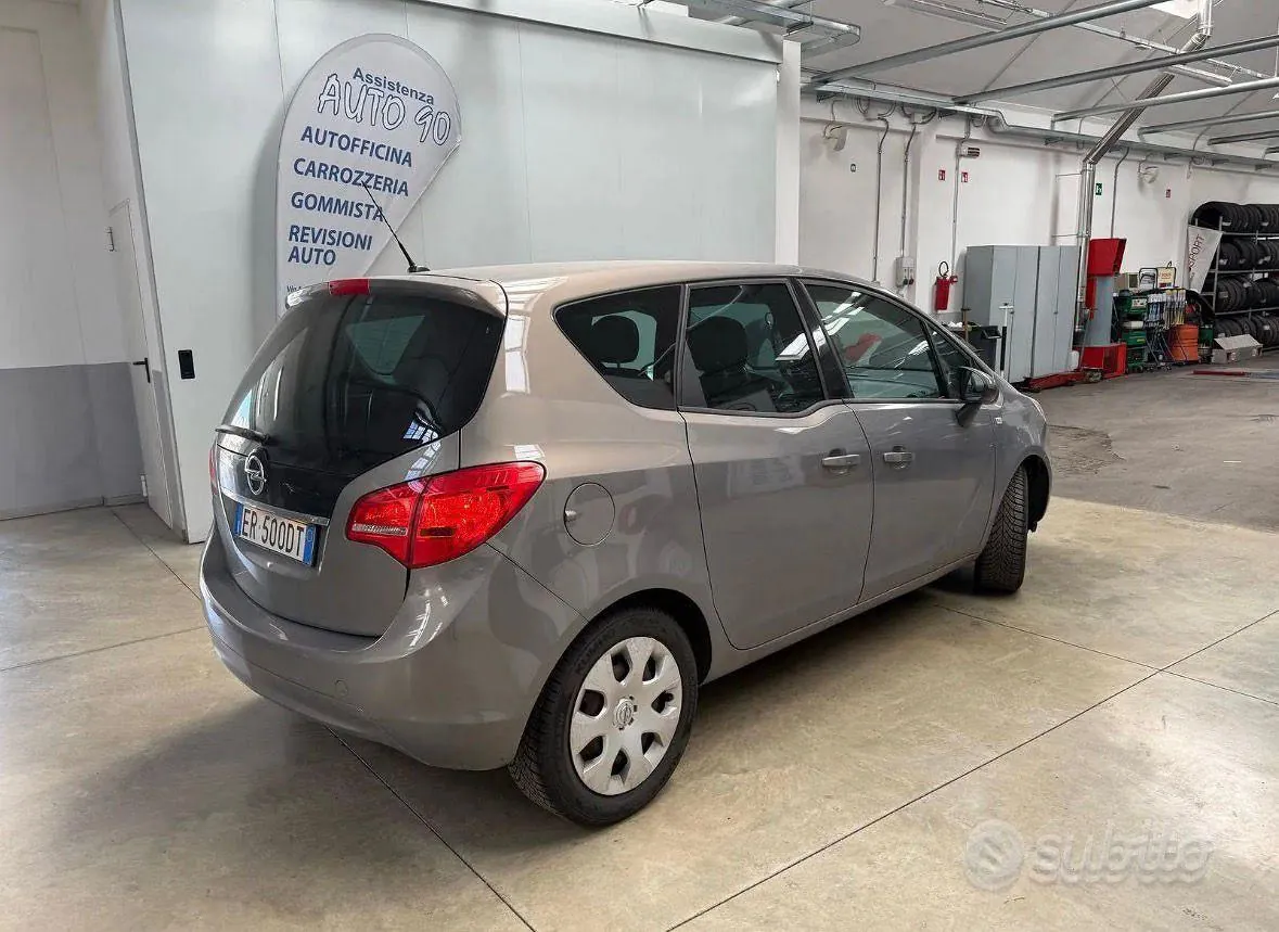Opel Meriva 2013 photo 2