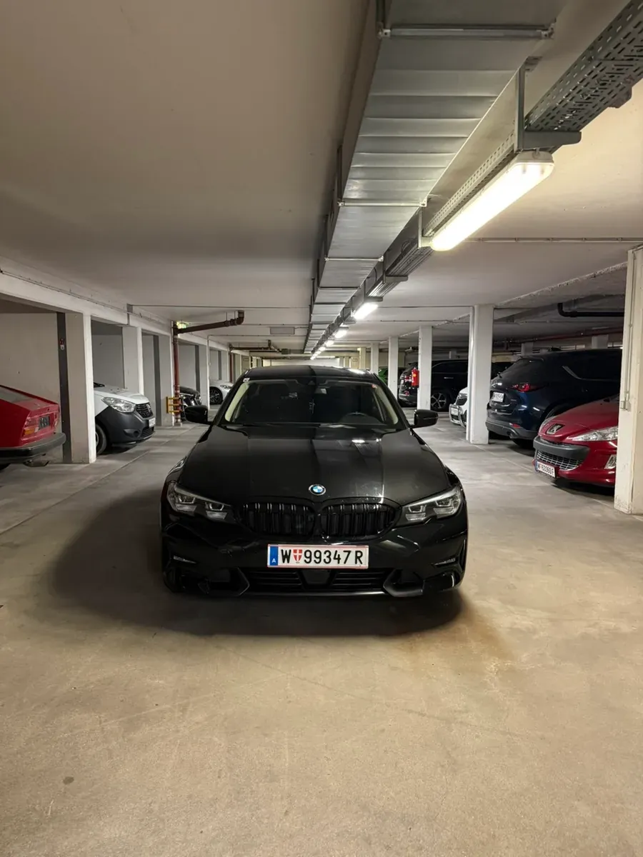 BMW 3 Series 2019 photo 3