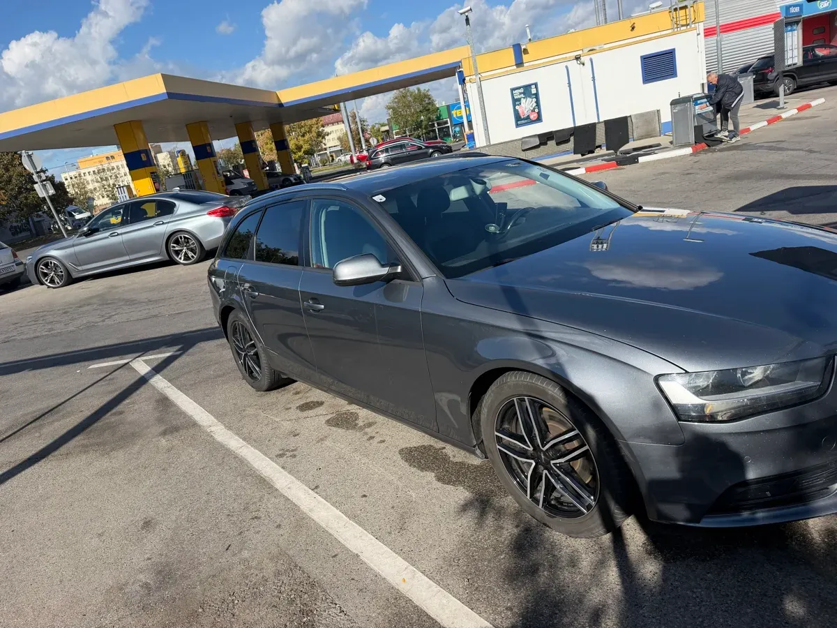 Audi A4 2015 photo 2