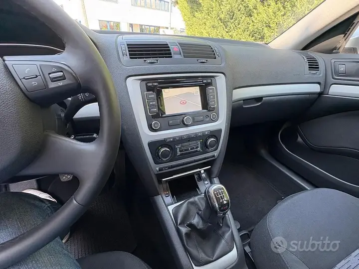 Skoda Octavia 2012 photo 5