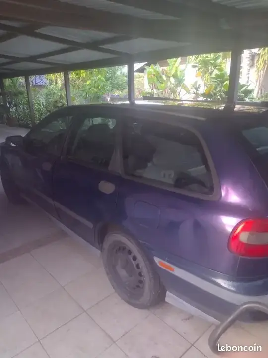 Volvo V40 1999 photo 3