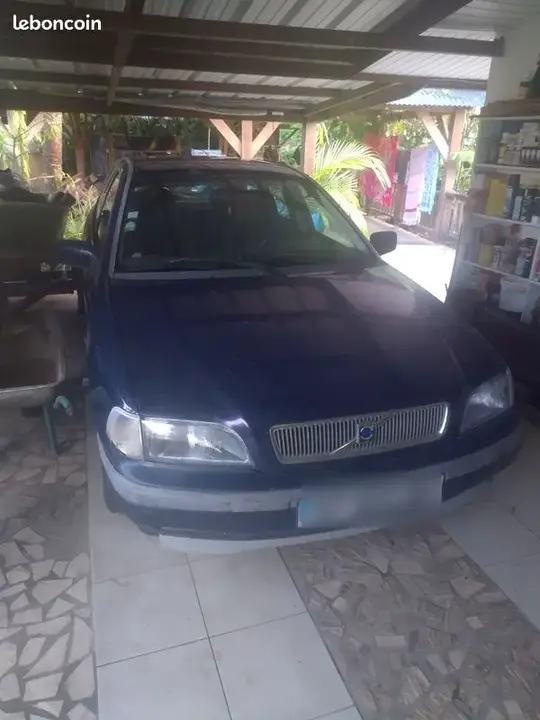 Volvo V40 1999 photo 2