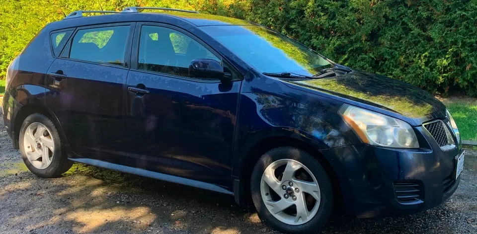 Pontiac Vibe 2009 photo 2