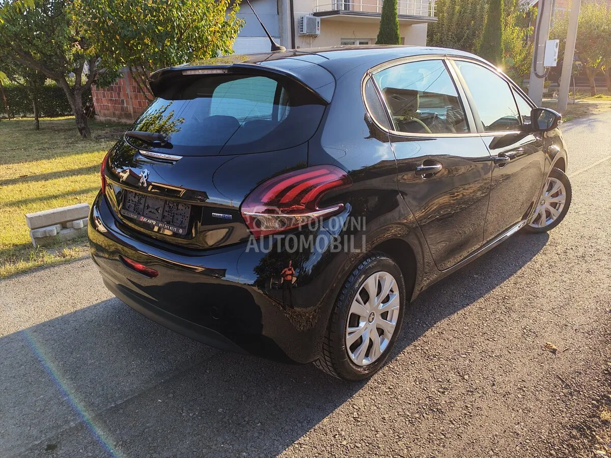 Peugeot 208 2016 photo 4