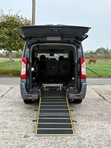 Peugeot Expert Combi 2014 photo 2