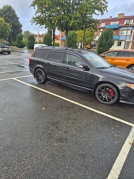 Volvo V70 2011 photo 2