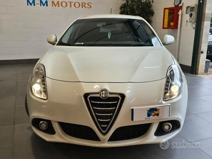 Alfa Romeo Giulietta 2012 photo 2