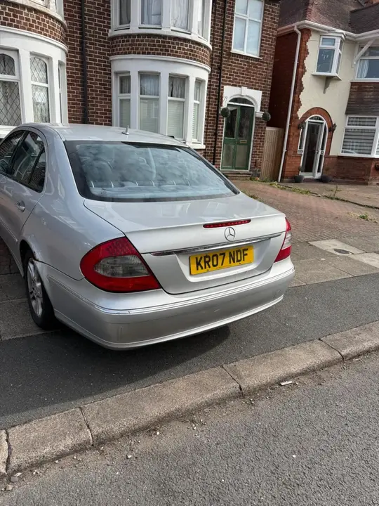 Mercedes-Benz E-Class 2007 photo 4