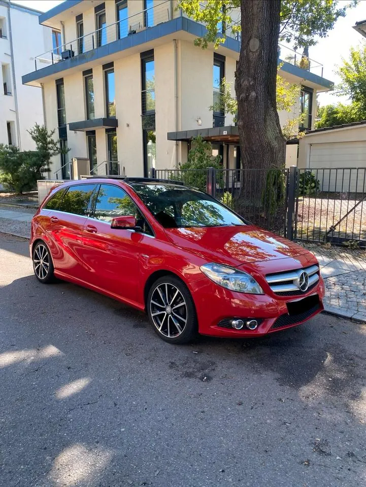 Mercedes-Benz B200