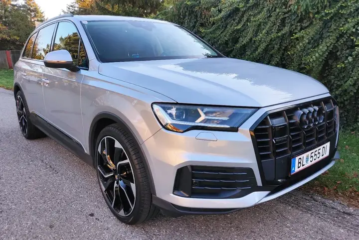 Audi Q7 2020 photo 2