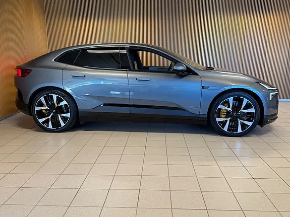 Polestar 4 2025 photo 3