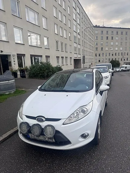 Ford Fiesta 2010 photo 2