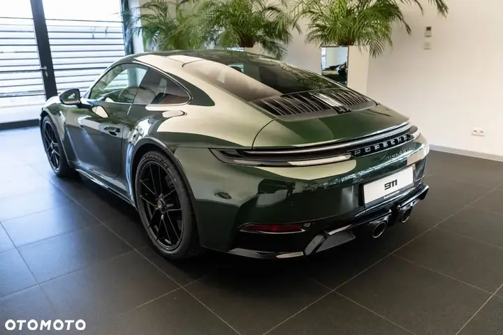Porsche 911 2026 photo 2