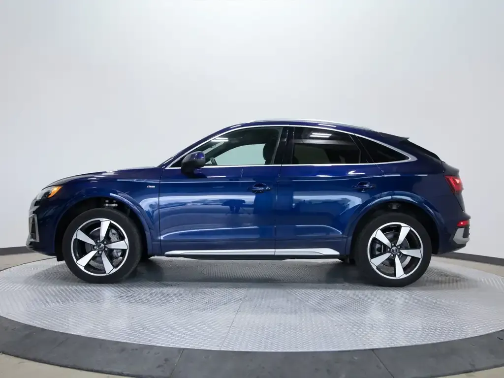 Audi Q5 2023 photo 2
