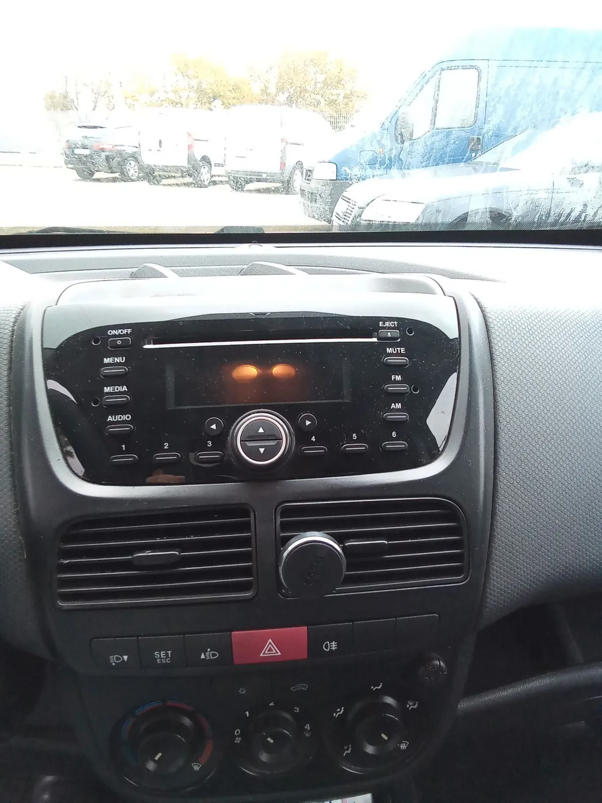 Fiat Doblo 2013 photo 2
