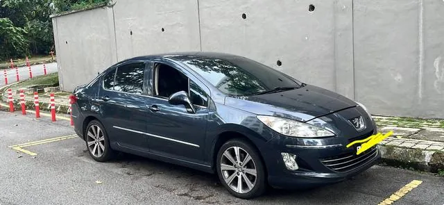 Peugeot 408
