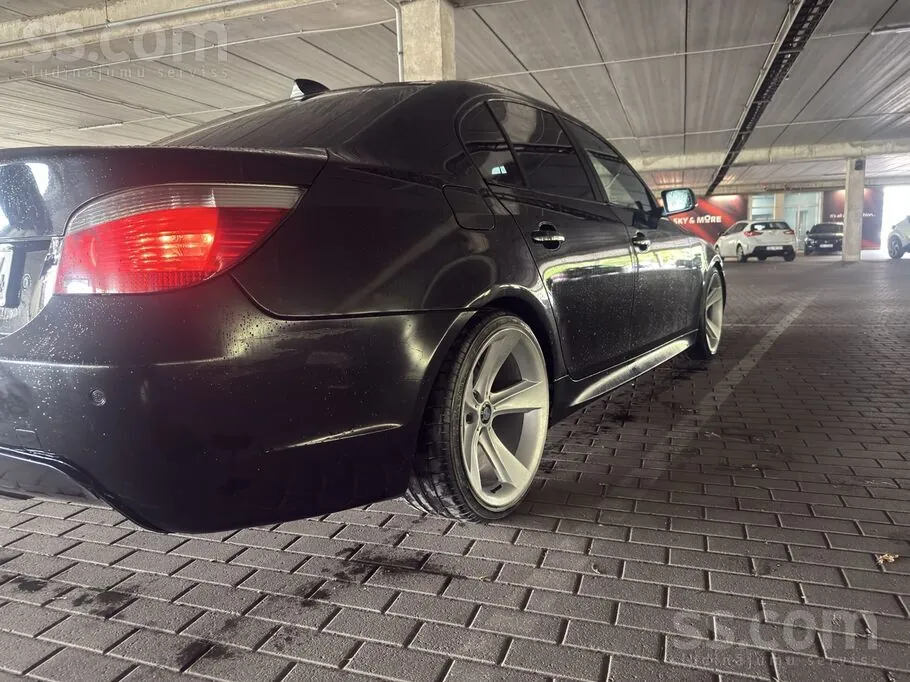 BMW E60 2005 photo 4