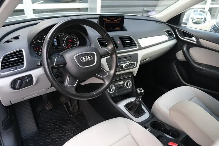 Audi Q3 2012 photo 3