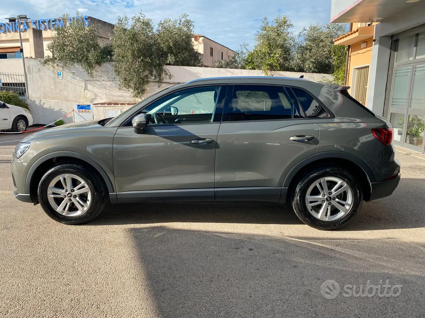 Audi Q3 2022 photo 3