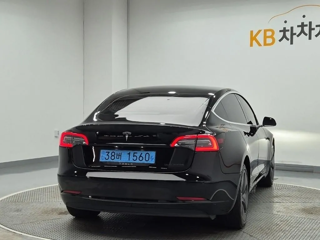 Tesla Model 3 2020 photo 3