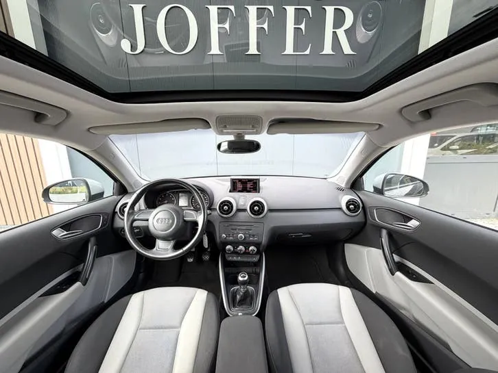 Audi A1 2010 photo 2