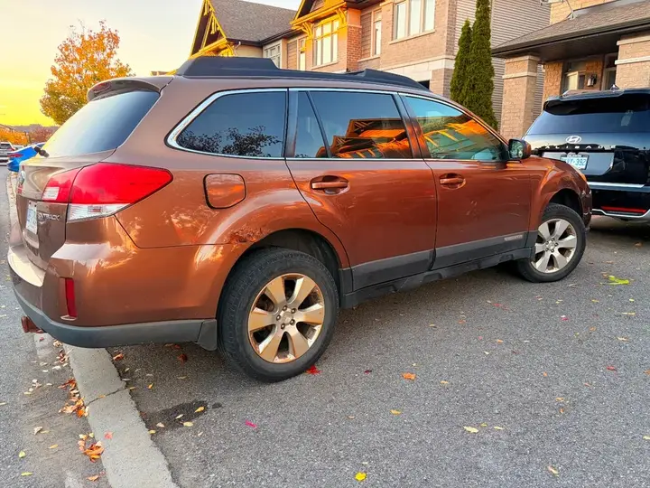 Subaru Outback 2012 photo 4
