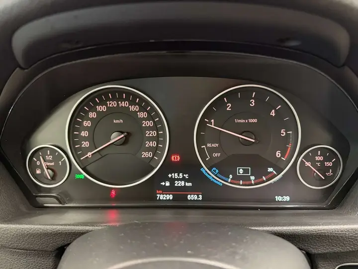 BMW 318D 2015 photo 4