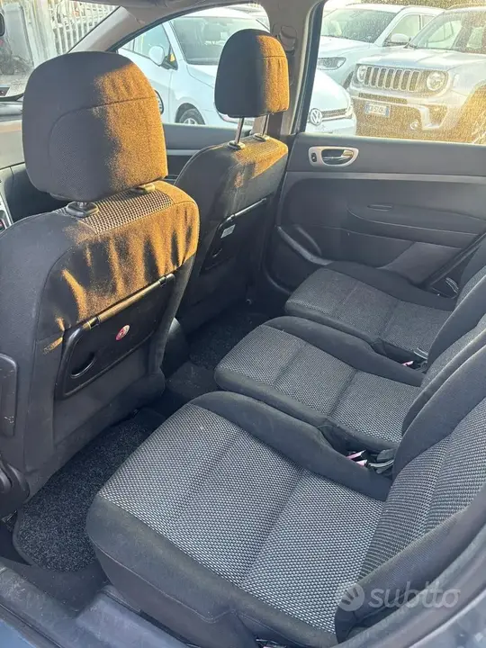 Peugeot 307 2008 photo 5