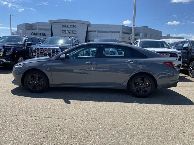 Hyundai Elantra 2022 photo 2