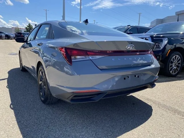 Hyundai Elantra 2022 photo 3