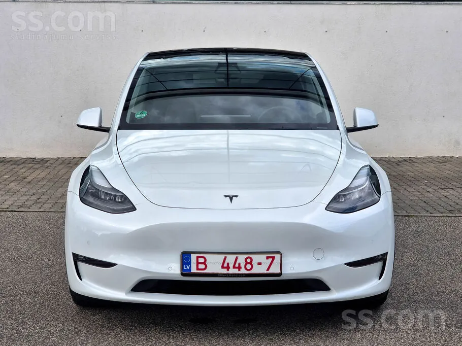 Tesla Model Y 2022 photo 2