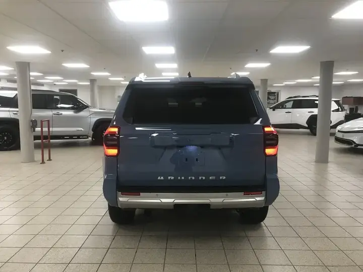 Toyota 4Runner 2026 photo 5