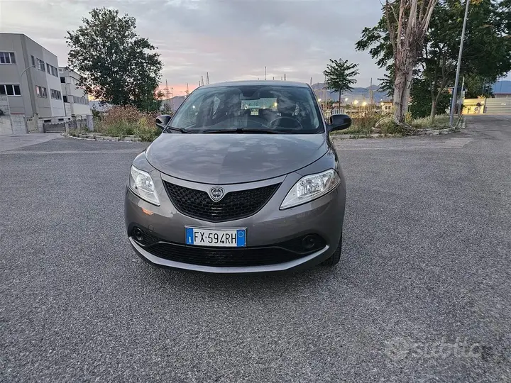 Lancia Ypsilon 2020 photo 2
