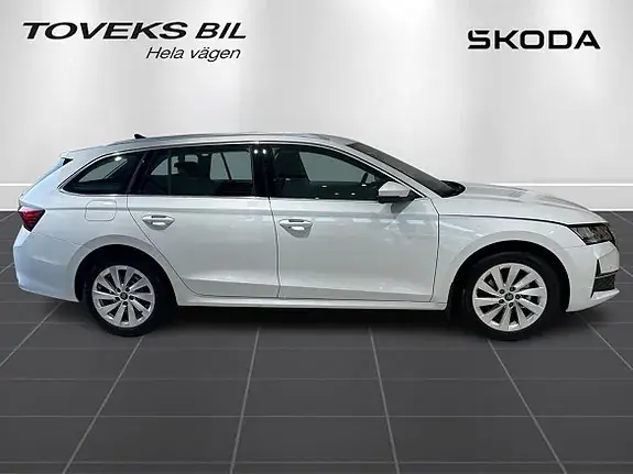 Skoda Octavia 2027 photo 2