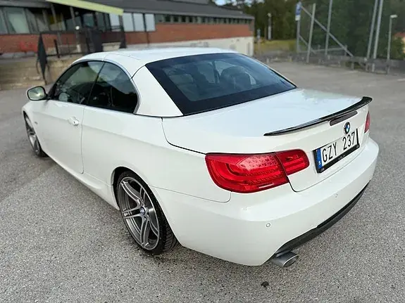 BMW 320D 2010 photo 4