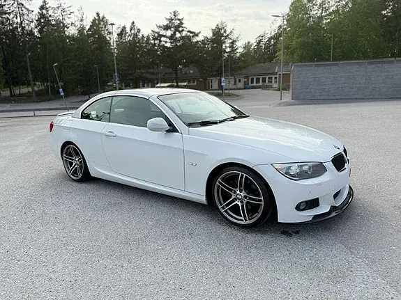 BMW 320D 2010 photo 3