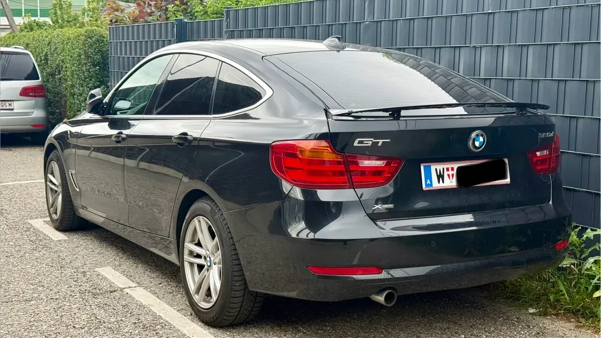 BMW 3 Series 2015 photo 3