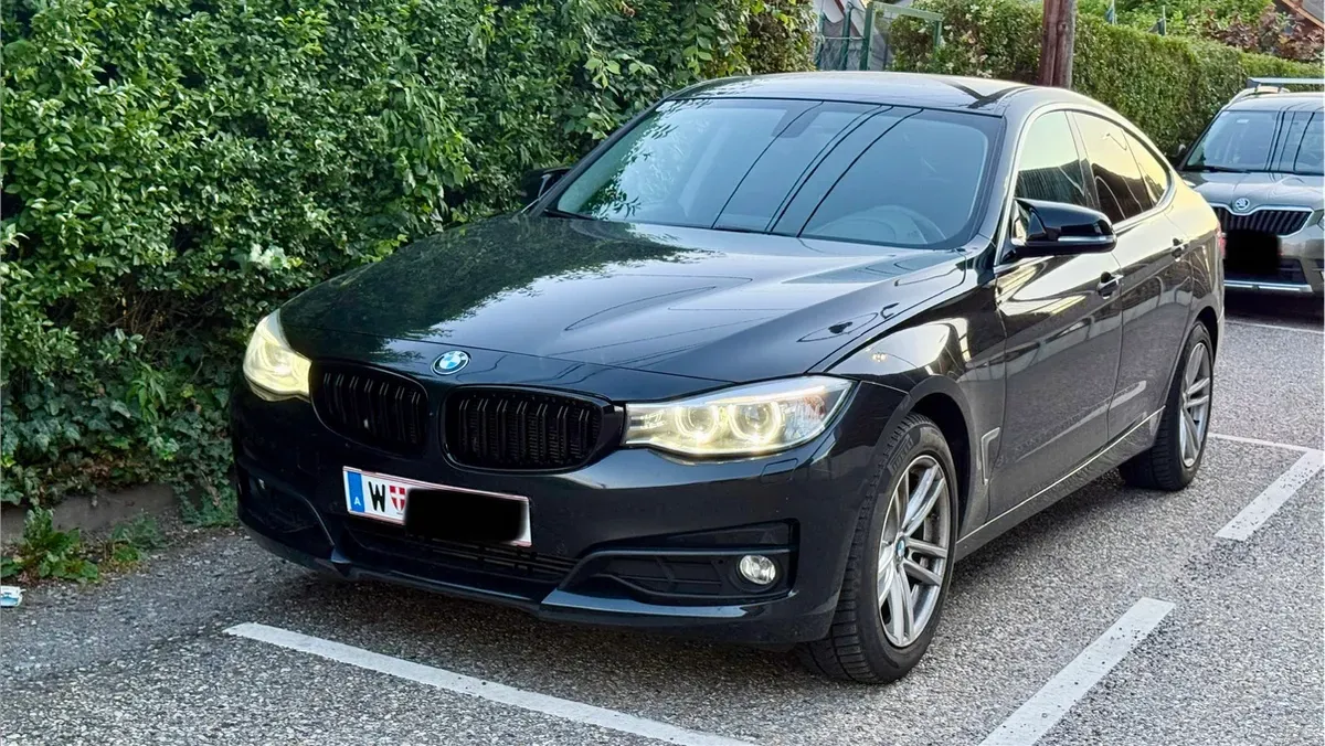 BMW 3 Series 2015 photo 2