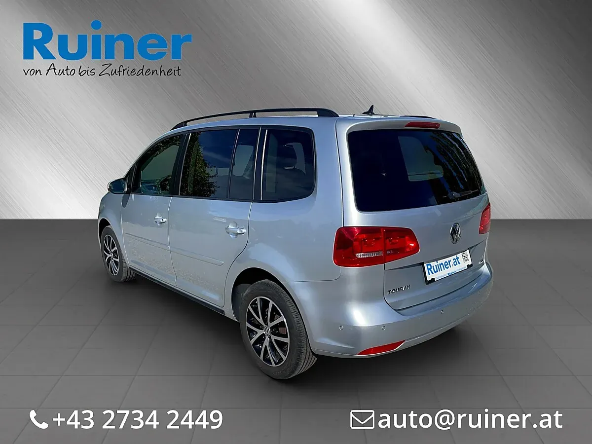 Volkswagen Touran 2015 photo 2