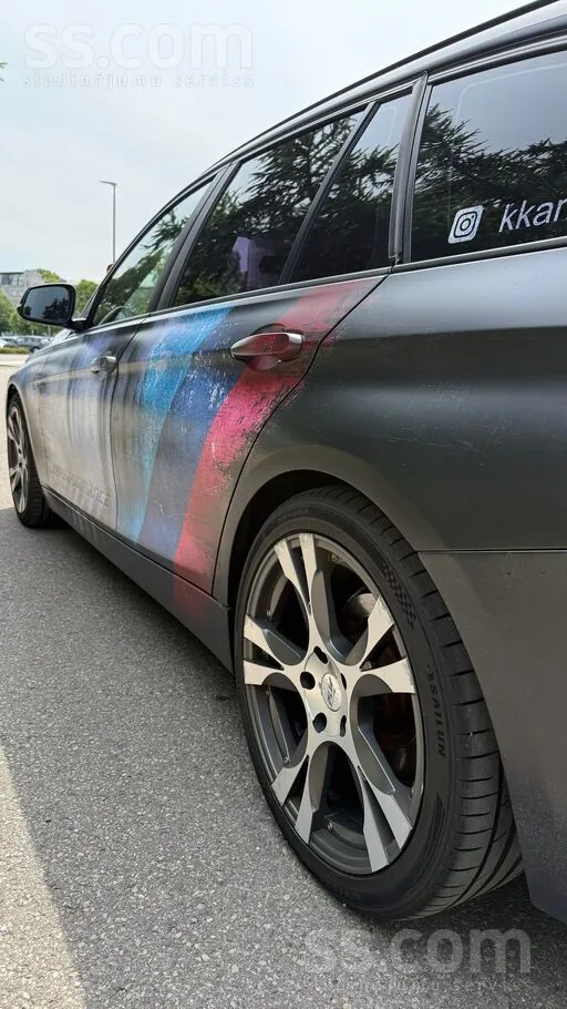 BMW 318 2013 photo 3
