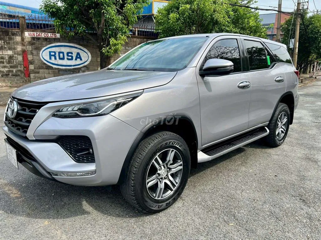 Toyota Fortuner 2022 photo 2
