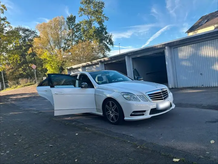 Mercedes-Benz E 200