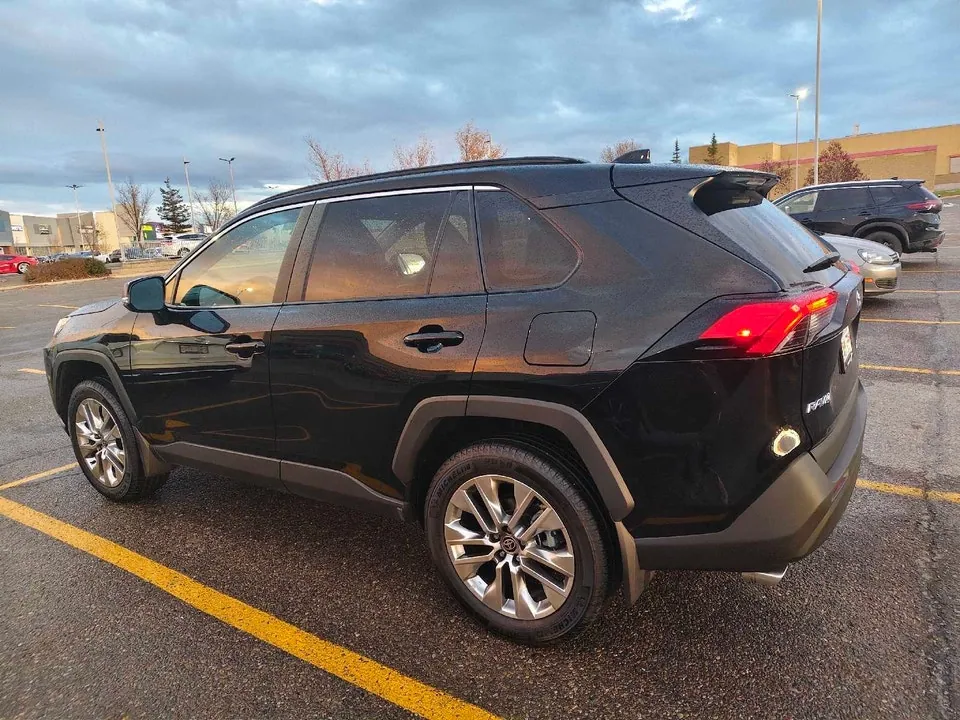 Toyota Rav4 2025 photo 5