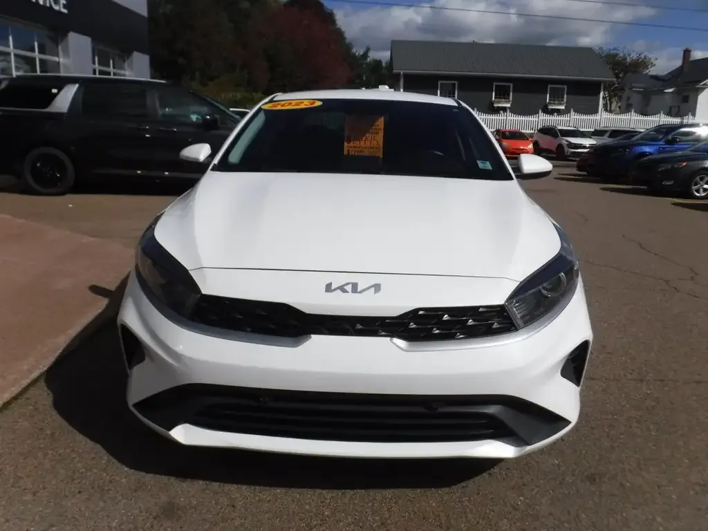 Kia Forte 2023 photo 3