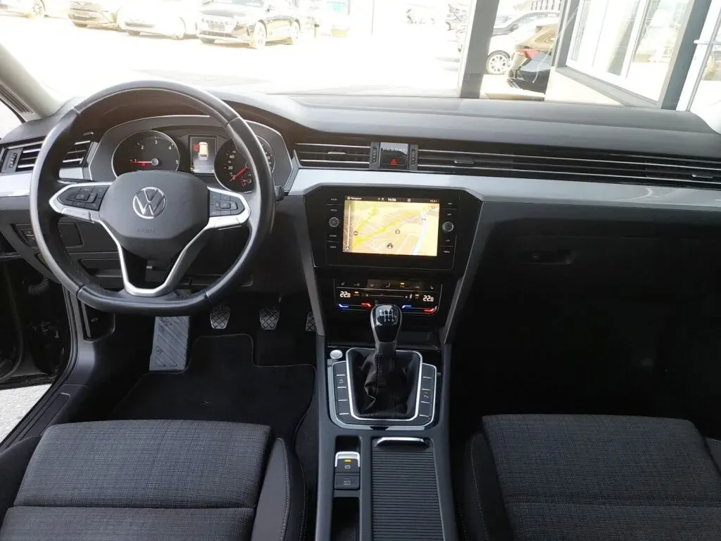 Volkswagen Golf 2022 photo 3