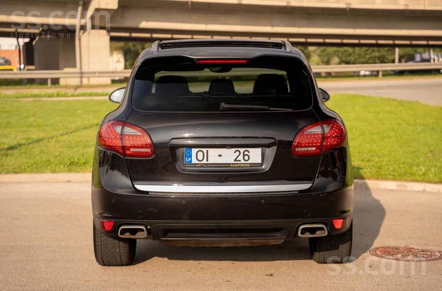 Porsche Cayenne 2011 photo 5