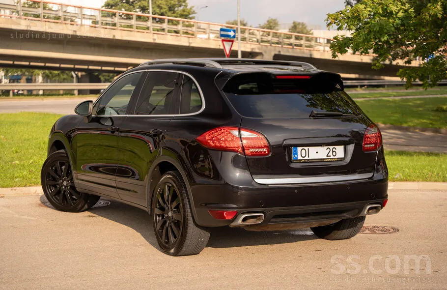 Porsche Cayenne 2011 photo 3