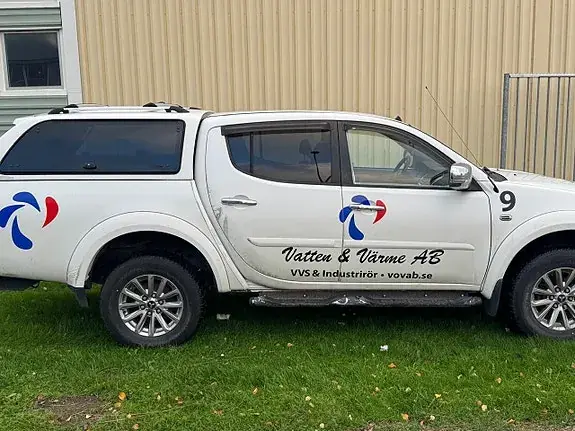 Mitsubishi L200 2014 photo 2